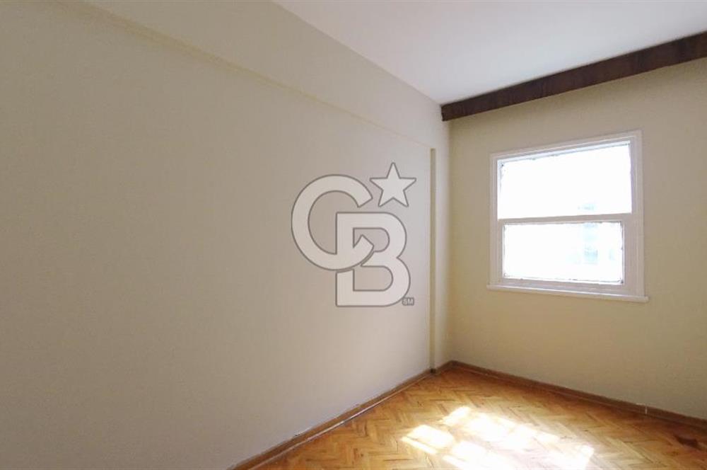 Karşıyaka Bostanlı Merkezi Konumlu Satılık 3+1 100 M² Daire