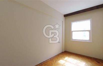 Karşıyaka Bostanlı Merkezi Konumlu Satılık 3+1 100 M² Daire