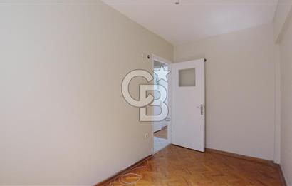 Karşıyaka Bostanlı Merkezi Konumlu Satılık 3+1 100 M² Daire
