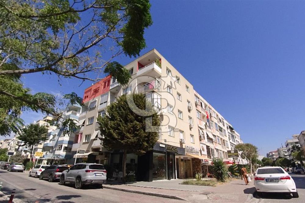 Karşıyaka Bostanlı Merkezi Konumlu Satılık 3+1 100 M² Daire