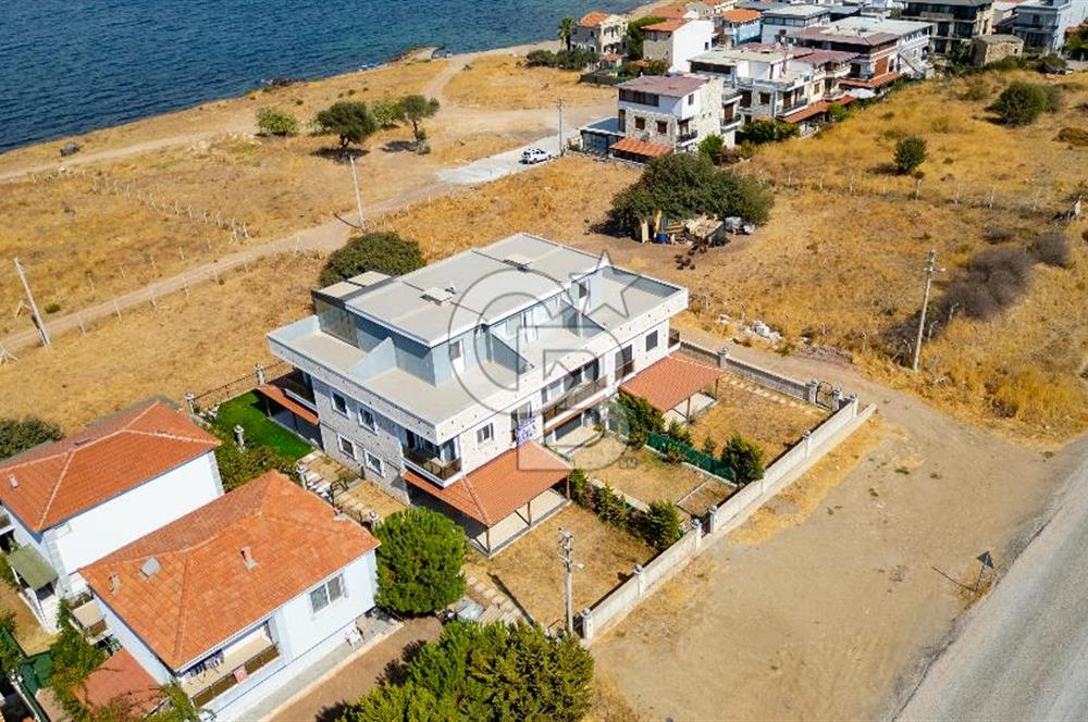 Yeni Foça Cumhuriyet Mh.3+1 Deniz Manzaralı Satılık Villa