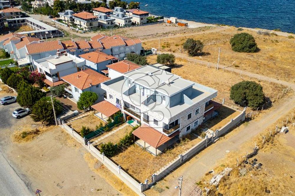 Yeni Foça Cumhuriyet Mh.3+1 Deniz Manzaralı Satılık Villa