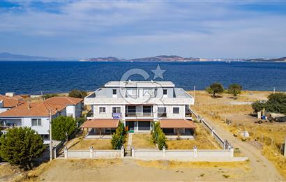Yeni Foça Cumhuriyet Mh.3+1 Deniz Manzaralı Satılık Villa