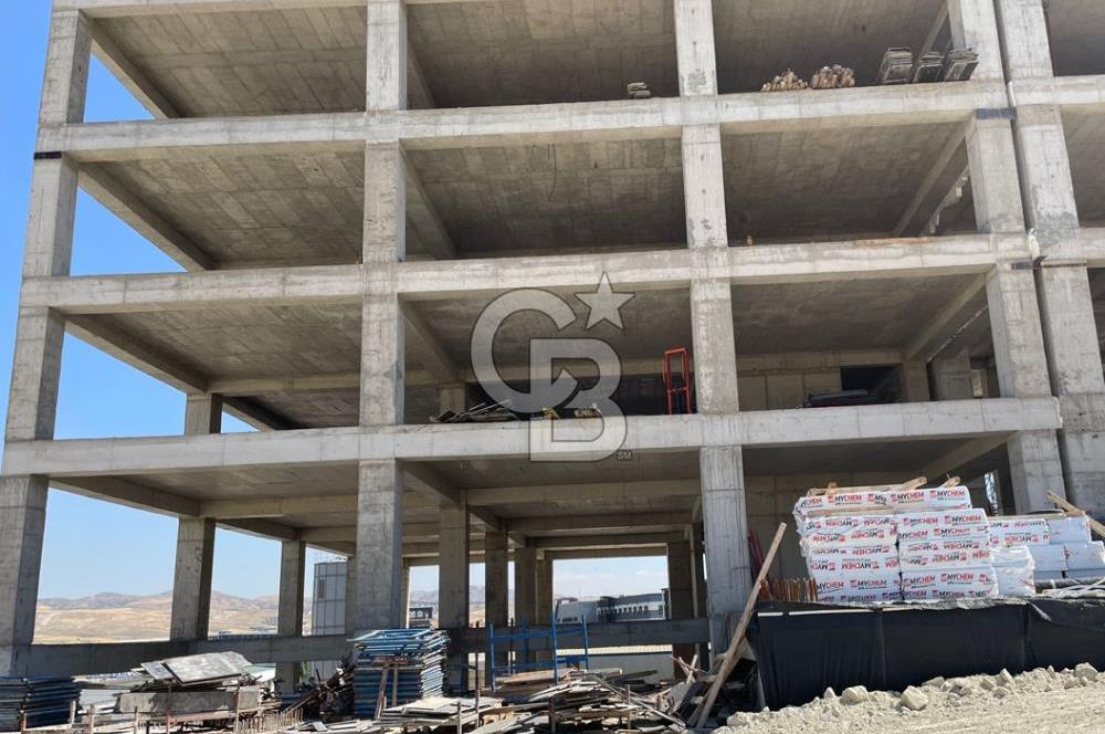 KERESTECİLERDE 30'LUK BULVARA 125M CEPHELİ SATILIK DÜKKANLAR
