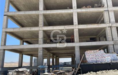 KERESTECİLERDE 30'LUK BULVARA 125M CEPHELİ SATILIK DÜKKANLAR