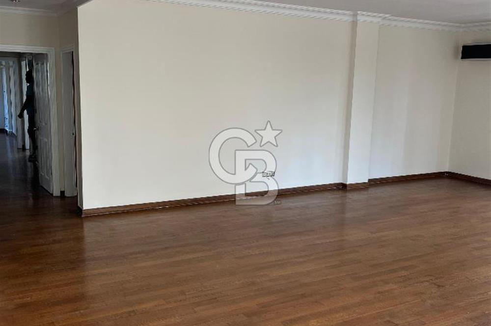 Kiralık Daire 3+1 Kaşeneler sokağında  170 M2 NET