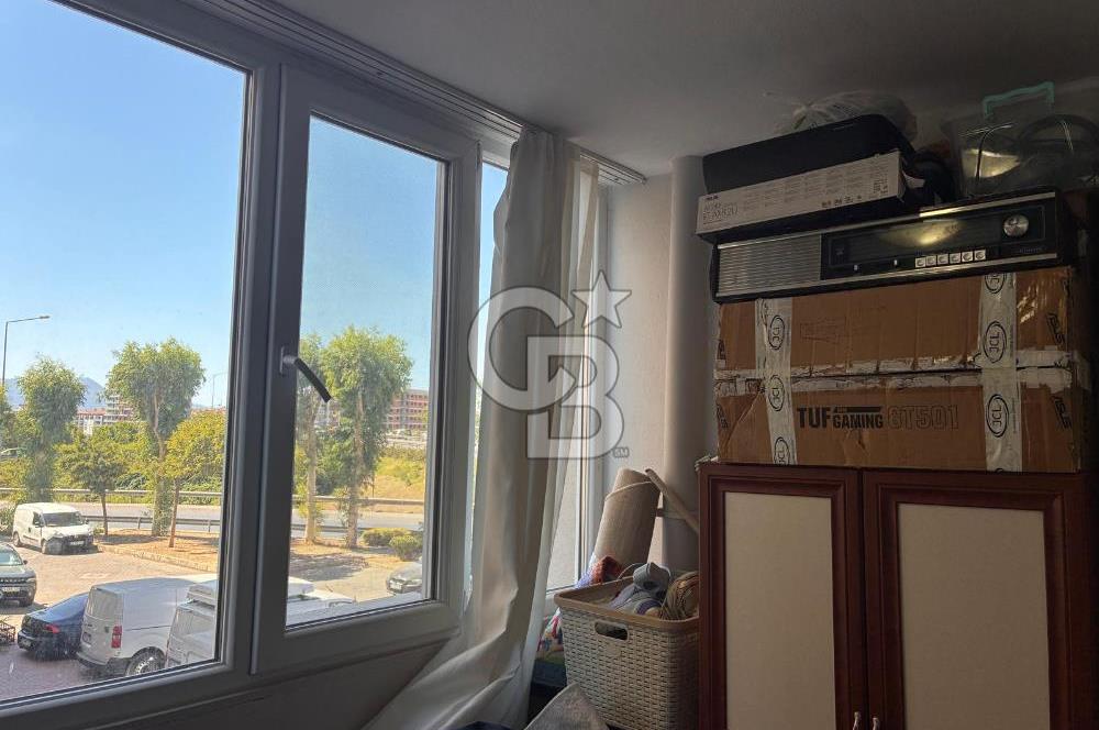 KARŞIYAKA YENİ GİRNE CADDE ÜZERİ SATILIK 3+1