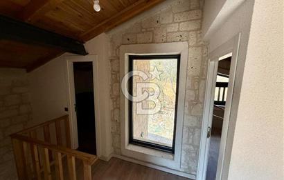 İzmir Urla Balıklıova Çınar Konaklarında Satılık Villa