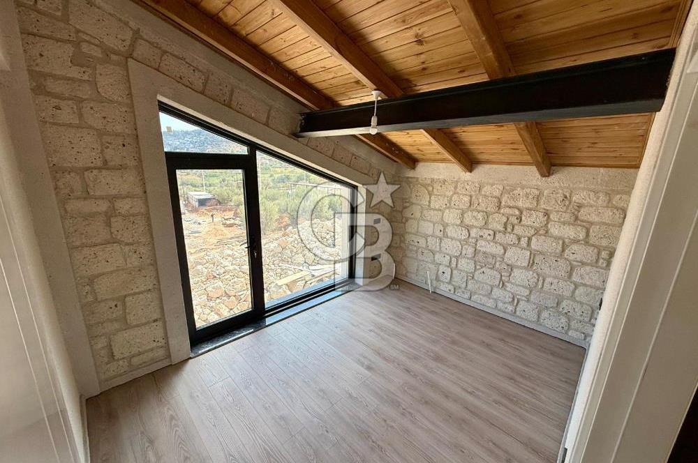 İzmir Urla Balıklıova Çınar Konaklarında Satılık Villa
