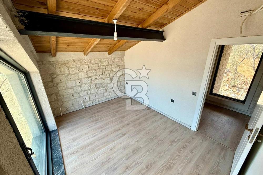İzmir Urla Balıklıova Çınar Konaklarında Satılık Villa