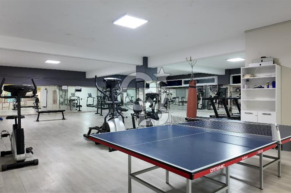 Granada Sitesinde Havuz ve Park Manzaralı Satılık 3+1 Daire
