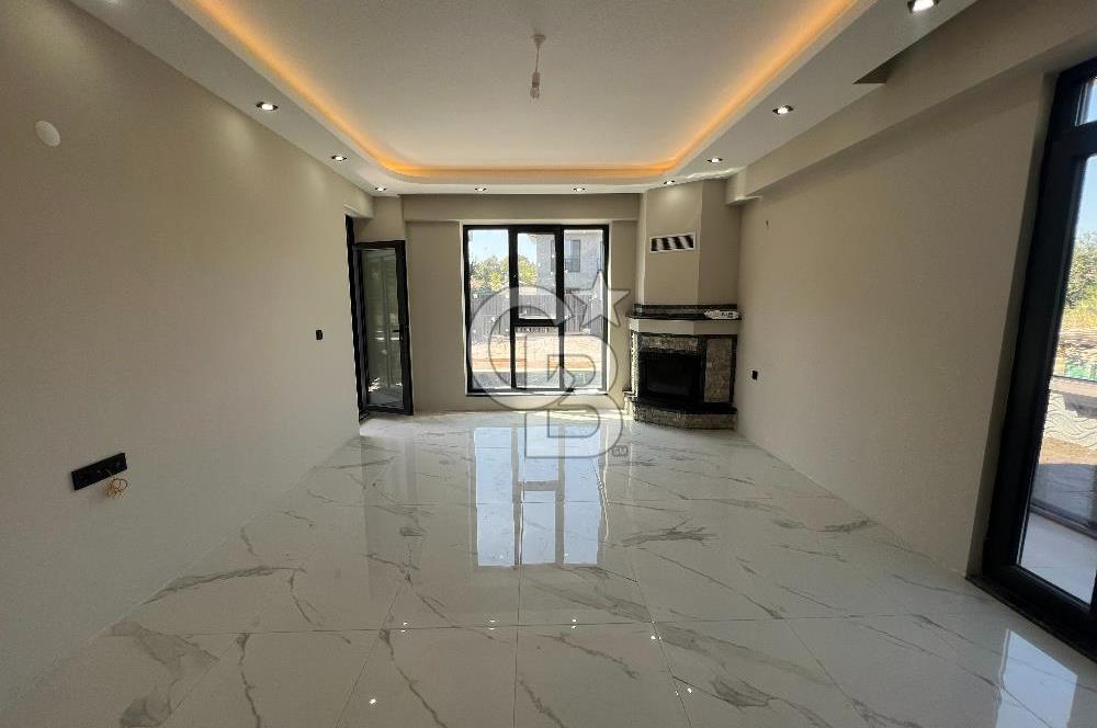 KARTEPE MÜSTAKİL HAVUZLU GENİŞ BAHÇELİ LÜKS 4+1 SATILIK VİLLA