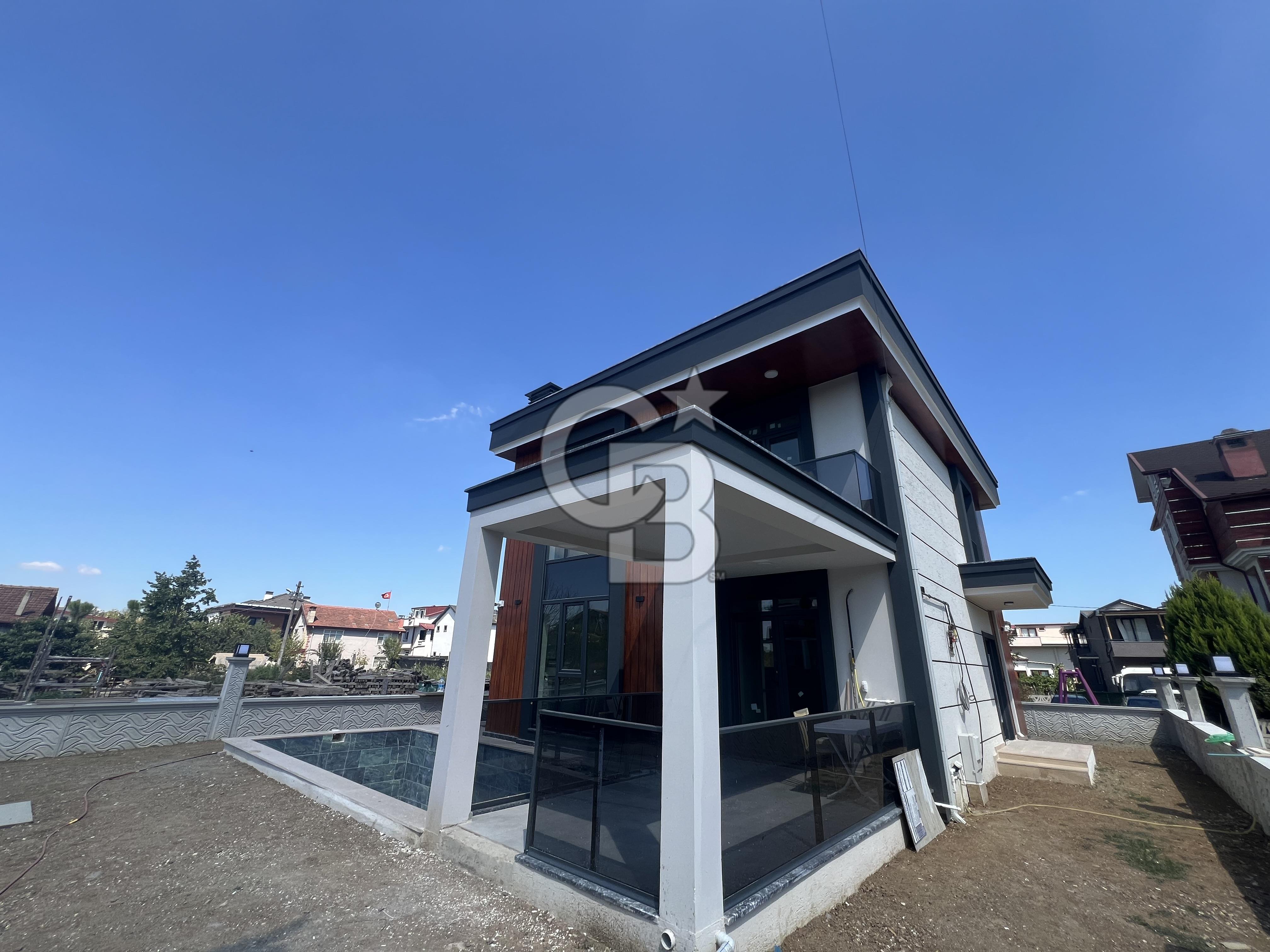 KARTEPE MÜSTAKİL HAVUZLU GENİŞ BAHÇELİ LÜKS 4+1 SATILIK VİLLA