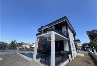 KARTEPE MÜSTAKİL HAVUZLU GENİŞ BAHÇELİ LÜKS 4+1 SATILIK VİLLA