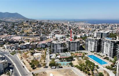 Granada Sitesinde Havuz ve Park Manzaralı Satılık 3+1 Daire
