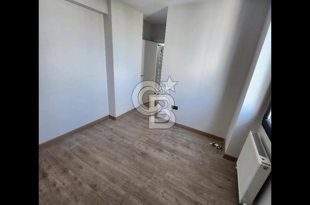 1272175947 KADIKÖY MERDİVENKÖY'DE KİRALIK 2+1 SIFIR DAİRE 
