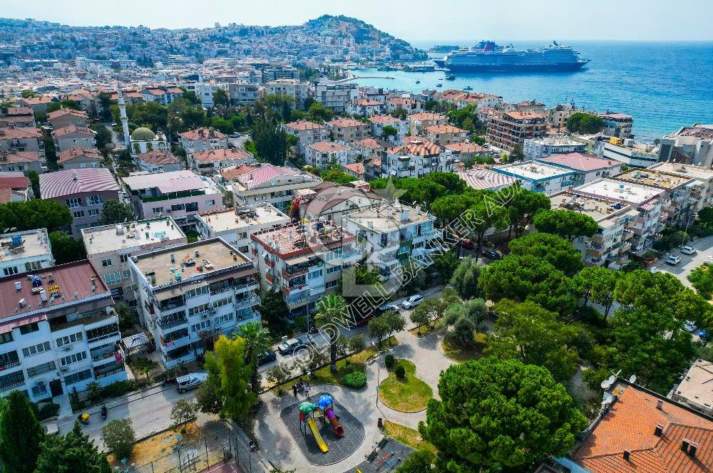 Kuşadası Marina ve Gözde Hastanesi Yakını Eşyalı Satılık 2+1 Daire