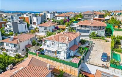 GÜZELBAHÇE KAHRAMANDERE KOLEJLER BÖLGESİNDE SATILIK VİLLA
