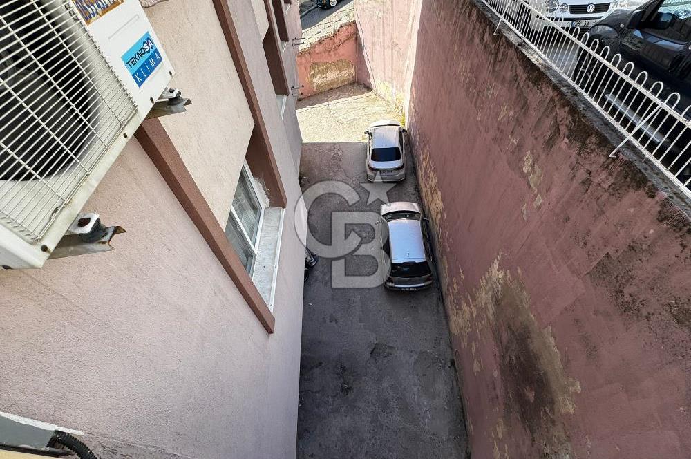Basın sitesinde deniz manzaralı satılık daire