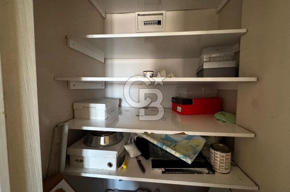 Basın sitesinde deniz manzaralı satılık daire