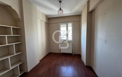 Basın sitesinde deniz manzaralı satılık daire