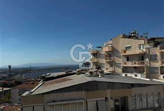 Basın sitesinde deniz manzaralı satılık daire