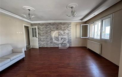 Basın sitesinde deniz manzaralı satılık daire