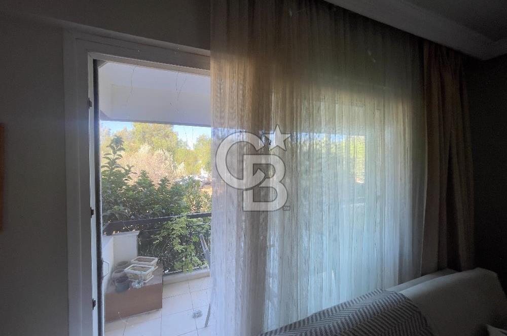 BORNOVA EVKA 3'DE GENİŞ 3+1 KİRALIK DAİRE 
