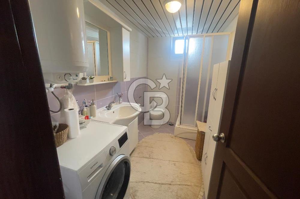 BORNOVA EVKA 3'DE GENİŞ 3+1 KİRALIK DAİRE 