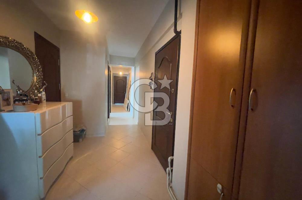 BORNOVA EVKA 3'DE GENİŞ 3+1 KİRALIK DAİRE 