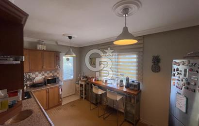 BORNOVA EVKA 3'DE GENİŞ 3+1 KİRALIK DAİRE 