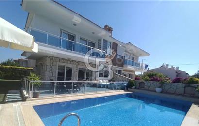 ÇEŞME'DE MÜSTAKİL HAVUZLU 4+1 FIRSAT SATILIK VİLLA