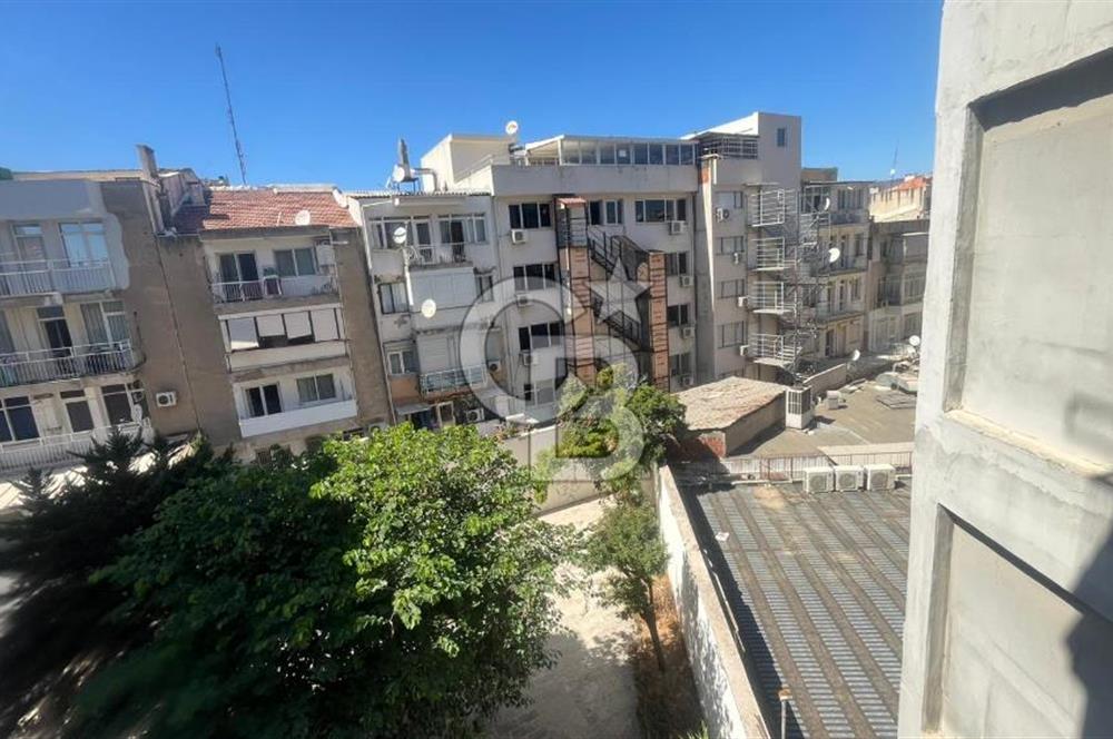Satılık / Kiralık Daire – Karşıyaka İskele Karşısı