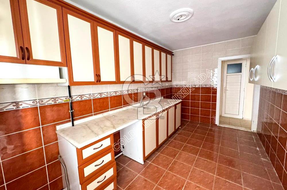 Kuşadası Merkezde 3+1 Doğalgazlı Asansörlü Fırsat Daire