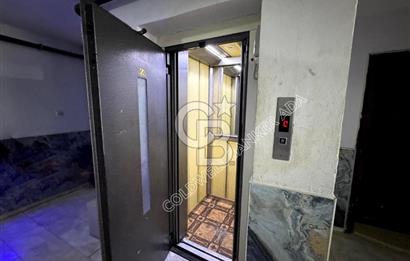 Kuşadası Merkezde 3+1 Doğalgazlı Asansörlü Fırsat Daire