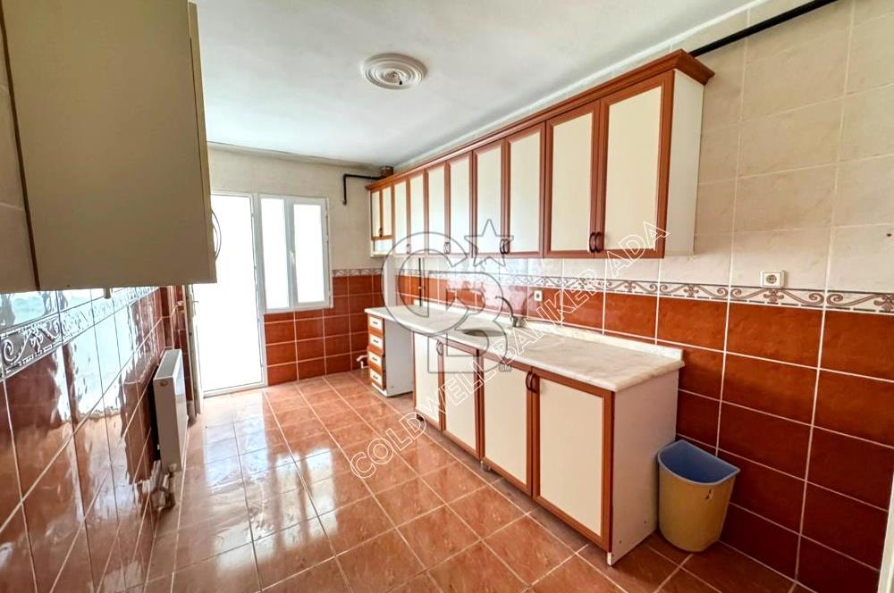 Kuşadası Merkezde 3+1 Doğalgazlı Asansörlü Fırsat Daire
