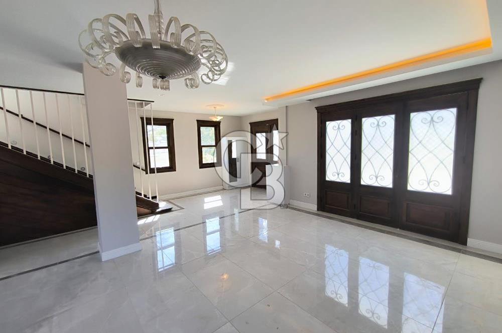  Urla Bademlerde Kiralık 7+1 Villa 