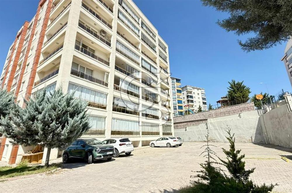 AHİ MESUT MAHALLESİ'NDE - 4+1 - GİYİNME ODALI - 170M2