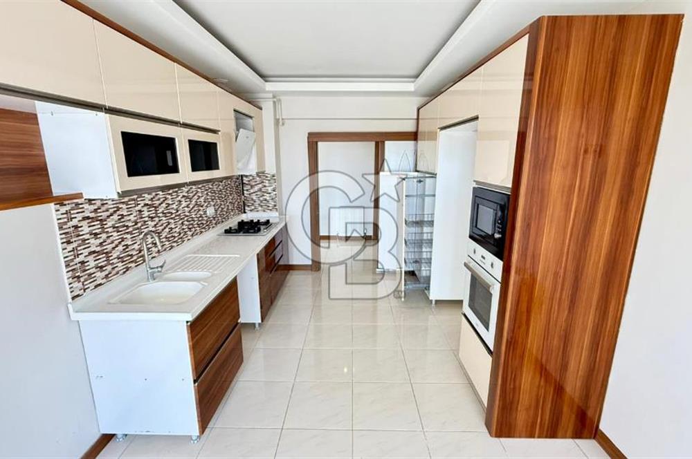 AHİ MESUT MAHALLESİ'NDE - 4+1 - GİYİNME ODALI - 170M2