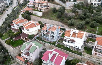 BURSA, MUDANYA YILDIZTEPE'de MUHTEŞEM MANZARALI SATILIK VİLLA
