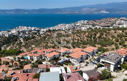 CB MARİNA'DAN GÜLLÜK'TE PANAROMİK DENİZ MANZARALI 3+1 BAHÇE KATI