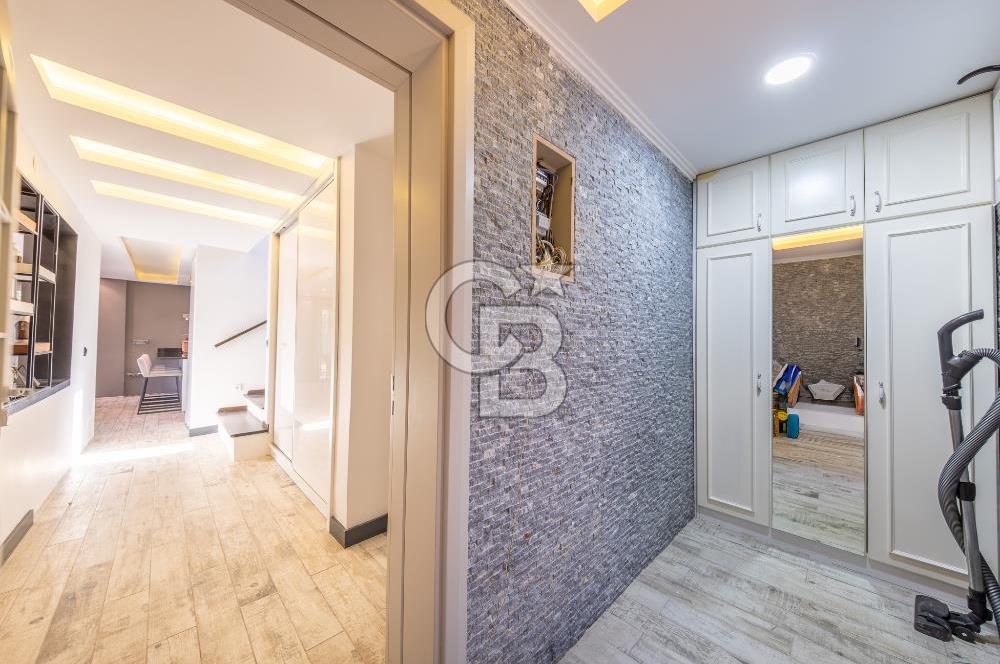 Bornova Yakaköyde 1617 m² Arsa İçinde Dubleks Villa