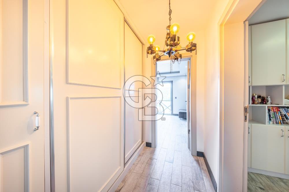 Bornova Yakaköyde 1617 m² Arsa İçinde Dubleks Villa