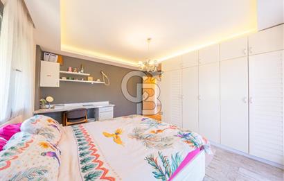 Bornova Yakaköyde 1617 m² Arsa İçinde Dubleks Villa