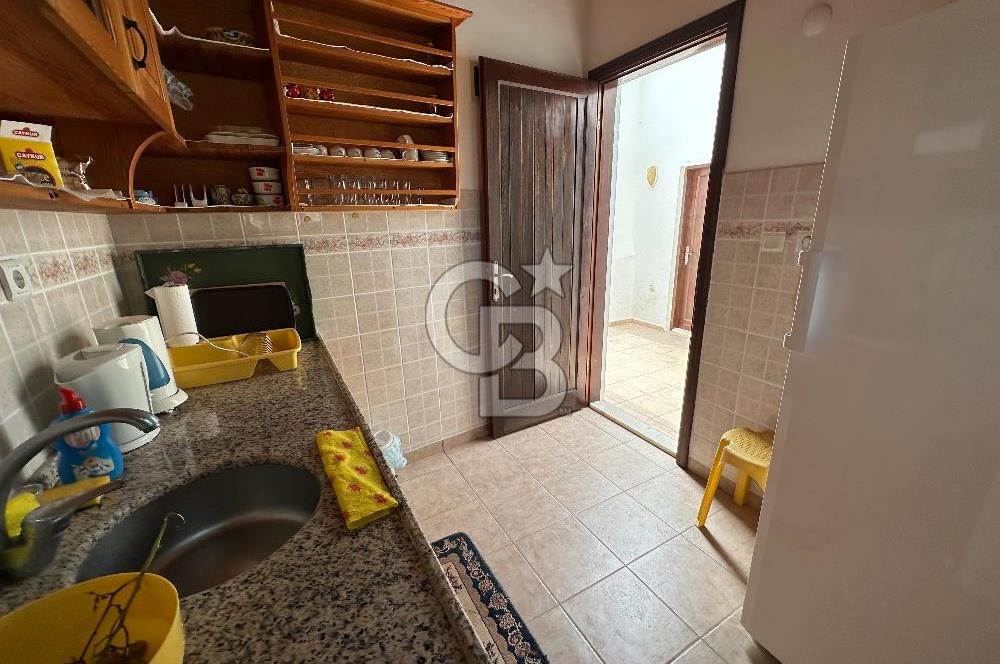BOZCAADADA SİTE İÇİNDE ÇİFT TAPULU 2+1 VİLLA, 1 DÖNÜM ARAZİ