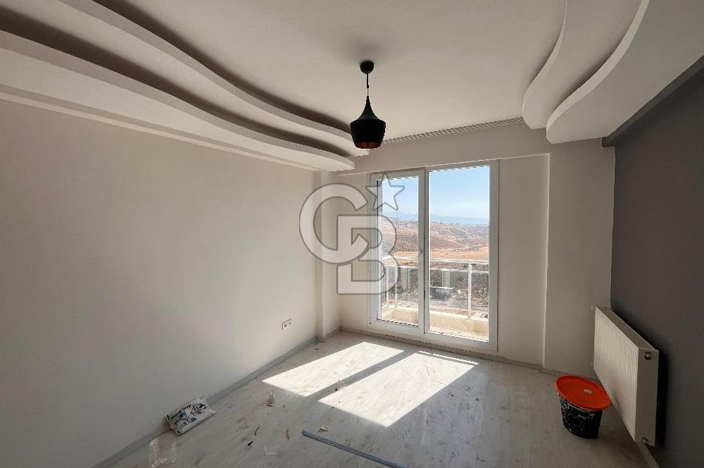 CB YALI'DAN MENEMEN'DE TERASLI DOUBLEKS LÜKS DAİRE