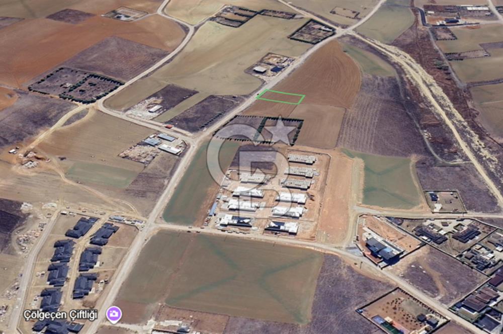 GÖLBAŞI KIZILCAŞAR 'DA 1500 m² YOLA CEPHELİ SATILIK VİLLA ARSASI