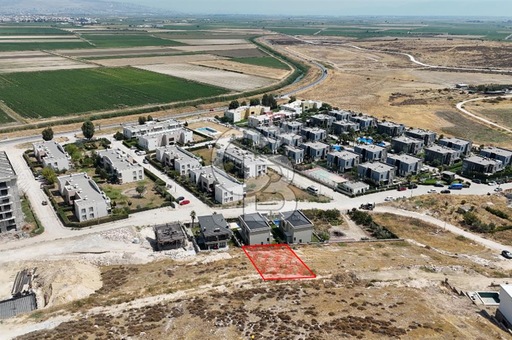 Menemen Villa Kent Etrafı Sitelerin Olduğu Bölgede Satılık Arsa