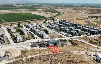 Menemen Villa Kent Etrafı Sitelerin Olduğu Bölgede Satılık Arsa