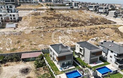 Menemen Villa Kent Etrafı Sitelerin Olduğu Bölgede Satılık Arsa